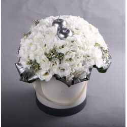 סידור פרחים בקופסה מס’ 3 ליזיאנטוס לבן
