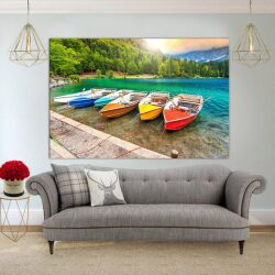 תמונת קנבס – סירות צבעונית על המים