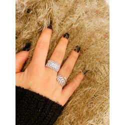 טבעת כסף  “מישל” משובצת זרקון