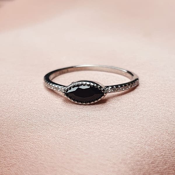 טבעת כסף עין שחורה