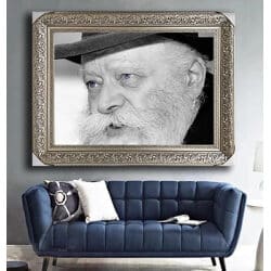 514 – תמונת פנים של הרבי מליובאוויטש בשחור לבן עם עיניים כחולות על קנבס או זכוכית