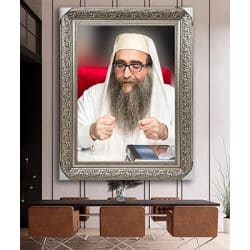 4170 – תמונה מיוחדת של הרב יאשיהו פינטו מחזיק ספר תורה ומתפלל להדפסה על קנבס או זכוכית
