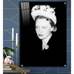 822 – תמונה בשחור לבן של הרבנית חיה מושקא שניאורסון, אשתו של הרבי מליובאוויטש