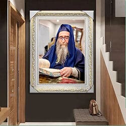 4119 – תמונה של הרב יאשיהו פינטו קורא ספר דברים להדפסה על קנבס או זכוכית