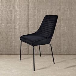 כיסא מרופד בקטיפה איכותית צבע שחור