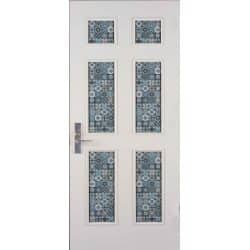 טפט לדלת. ציפוי מגנטי לדלת כניסה דגם אלודי, לבן עם 4 חלונות עליהם ציורי מנדלות קטנות