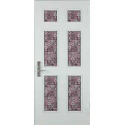 טפט לדלת. ציפוי מגנטי לדלת כניסה דגם אלודי, אפור עדין עם 4 חלונות עליהם ציורי מנדלות קטנות בגווני אדום ובורדו