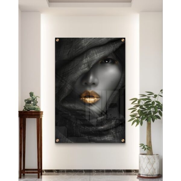 תמונת זכוכית לחדר שינה או לסלון “שפתיים בזהב”