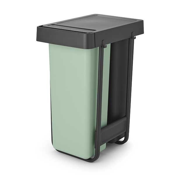 צמד פחי הפרדה נשלפים לארון מטבח 2X30 ליטר אפור כהה / וירוק ג’ייד | SORT & GO – Brabantia צמד פחי הפרדה נשלפים לארון מטבח 2X30 ליטר אפור כהה / וירוק ג’ייד | SORT & GO – Brabantia
