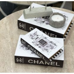 שליישית ספרי אחסון CHANEL