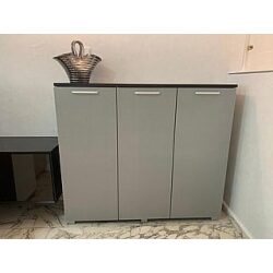 ארון נעליים מדפים אפור פלטה עץ שחור 3 דלתות